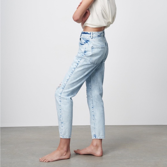 Zara Ripped Mom Fit Jeans - Picture 2 of 9
